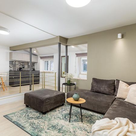 Unique Apartment Пула Екстериор снимка