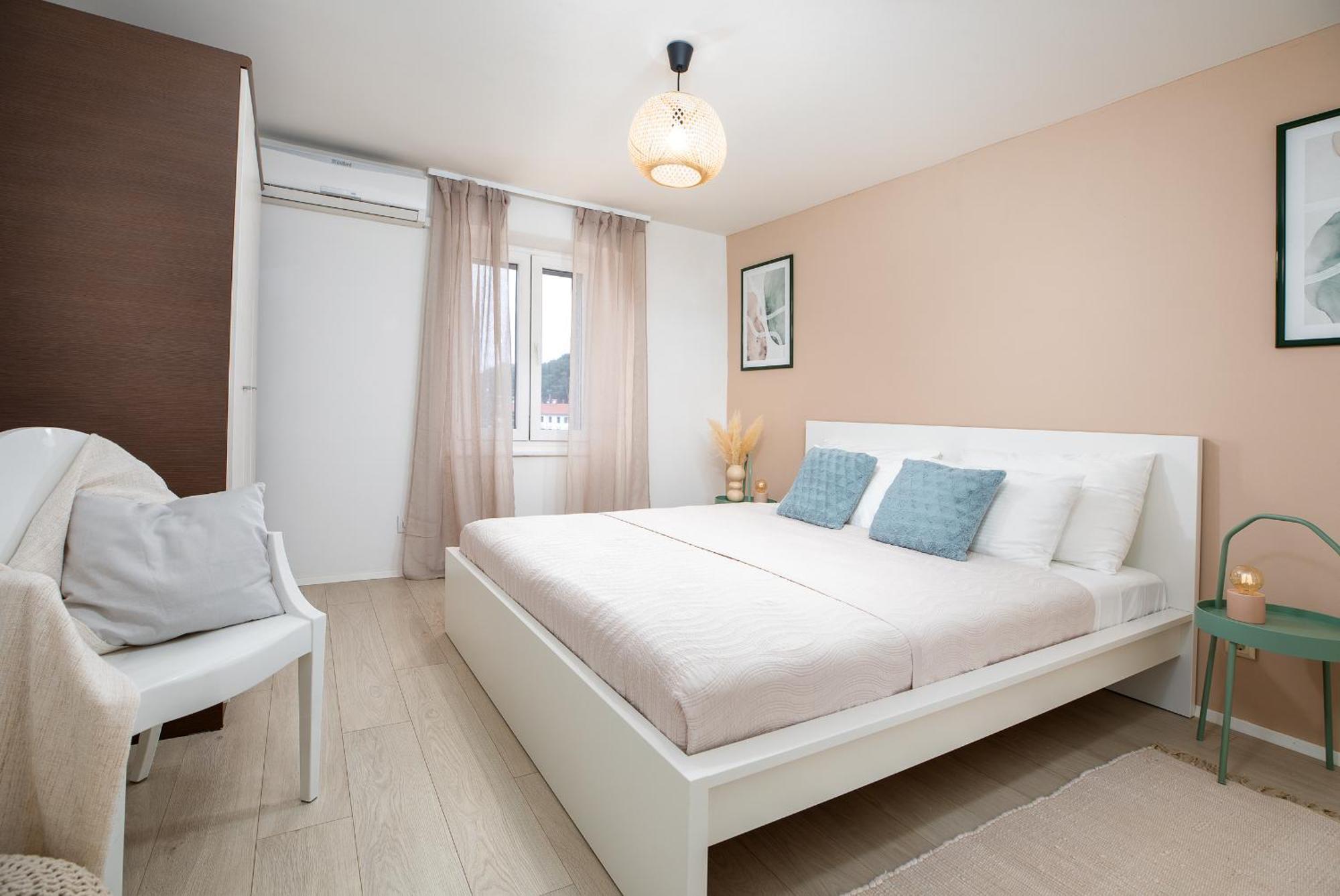Unique Apartment Пула Екстериор снимка